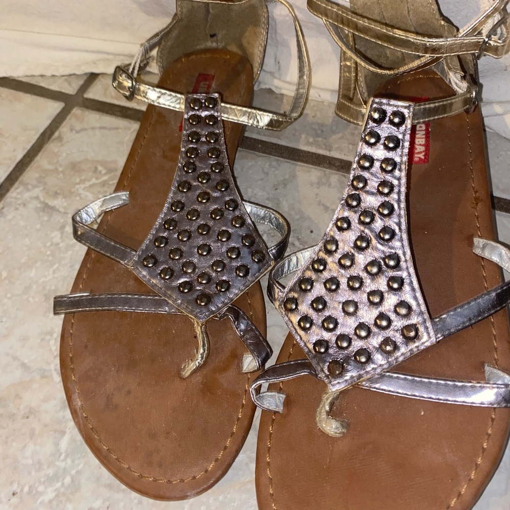 UNIONBAY Gold and Brown Sandals size9